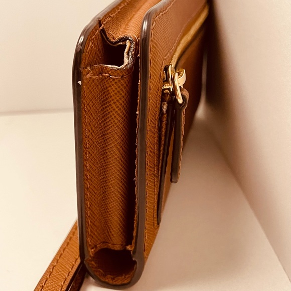 Michael Kors, wristlet wallet - Picture 8 of 9